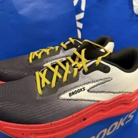 mrsricketts1 mrsricketts1 Updated 38 mins ago Brooks X Run Disney 2025 Ghost Max - Picture 2 of 3